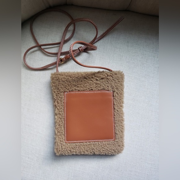 Brand New STAUD Shearling Eve Phone Crossbody Bag - Picture 7 of 16